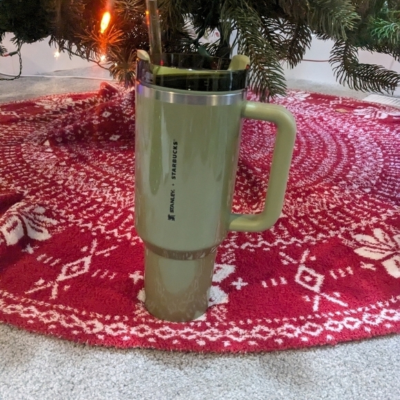 NWT Stanley x Starbucks 40 oz. Olive Pearl - Picture 1 of 3